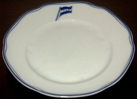 Mid 20th century plate from the Finnish shipping company F.Å.A. (Finska Ångfartygs Aktiebolaget). Made by Arabia. 