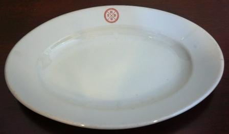 Early 20th century china/stoneware plate from the German shipping company Hamburg Südamerikanische Dampfschifffahrts-Gesellschaft (HSDG). Made by Alt Schönwald Bavaria. 