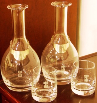 Decanters with table numbers and incl one glass each from the Italian shipping company Lloyd Triestino, based in Trieste