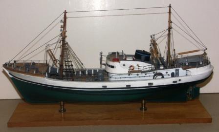 Mid 20th century built model depicting a classical deep-sea trawler.