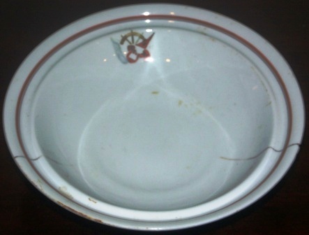 20th century salvaged china/stoneware bowl from the German shipping company Hamburg Südamerikanische Dampfschifffahrts-Gesellschaft (HSDG). 
