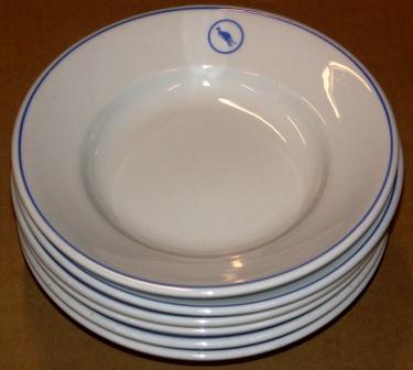 Soup plates from the Italian shipping company KANGURO LINE, which mainly went between Italy and Australia. Diameter 23,5cm. 