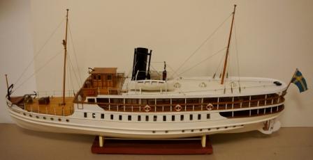 Mid 20th century built model depicting the well-known passenger steamship S/S BOHUSLÄN of Gothenburg (still in use in Gothenburg), launched 1913 by Eriksbergs Mekaniska Verkstad. 