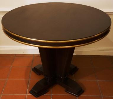 Round table in mahogany and brass rails from the Italian liner M/N Rossini. 