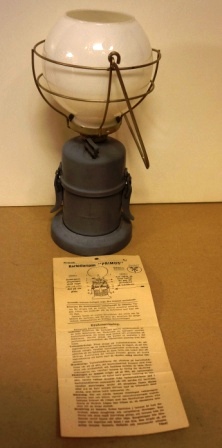 Mid 20th century Primus portable carbide (acetylene gas) table/ceiling lamp with frosted glass. Made in Sweden by A./B. B.A. Hjorth & Co Stockholm. No 103. Incl instructions for use in Swedish. 