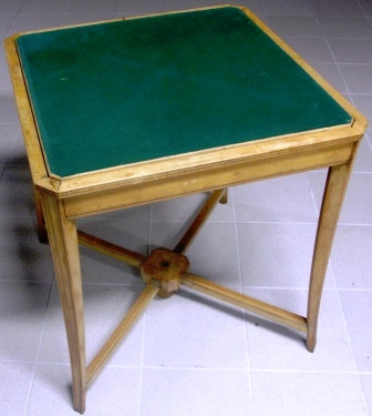 Bridge-table with turnable top leaf
