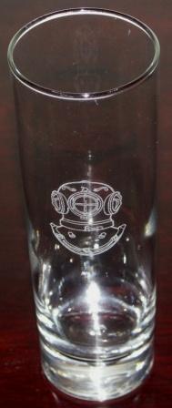 Divers long-drink glass with beautifully engraved traditional hard-hat.