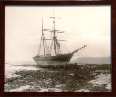 The HENREY HARVEY stranded at Buttery Rocks, Penzance 1898