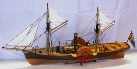 20th century built model depicting the steam-powered paddle steamer BRAGE, flying the Swedish-Norwegian Union Merchant Flag. Complete with individually built and functional steam engine. 
