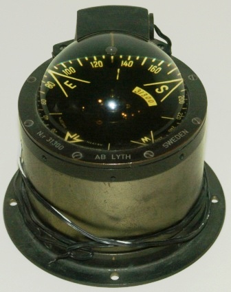 20th century electrified brass compass. No 31300. Made by AB Lyth Sweden.