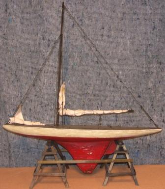 Late 19th century built pond yacht model. 