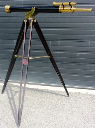 Late 19th century floor-stand telescope made by Broadhurst Clarkson & Co 63 Farringdon Rd. London E.C. Mahogany floor-stand, brass telescope (partly black-painted). 