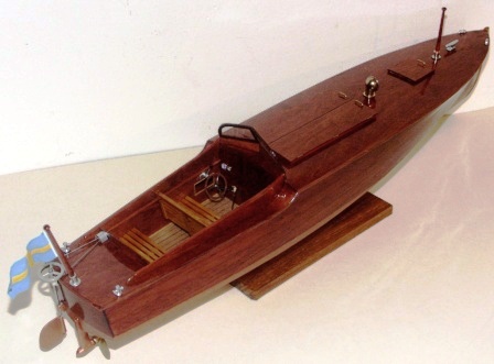 20th century built mahogany model depicting a C.G. Pettersson 1913 60HP powerboat.
